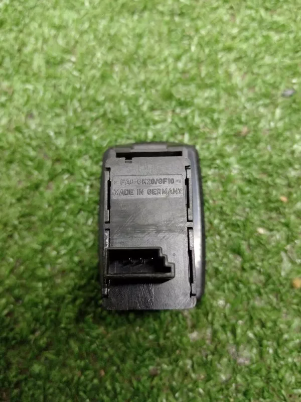 Кнопка стеклоподъемника