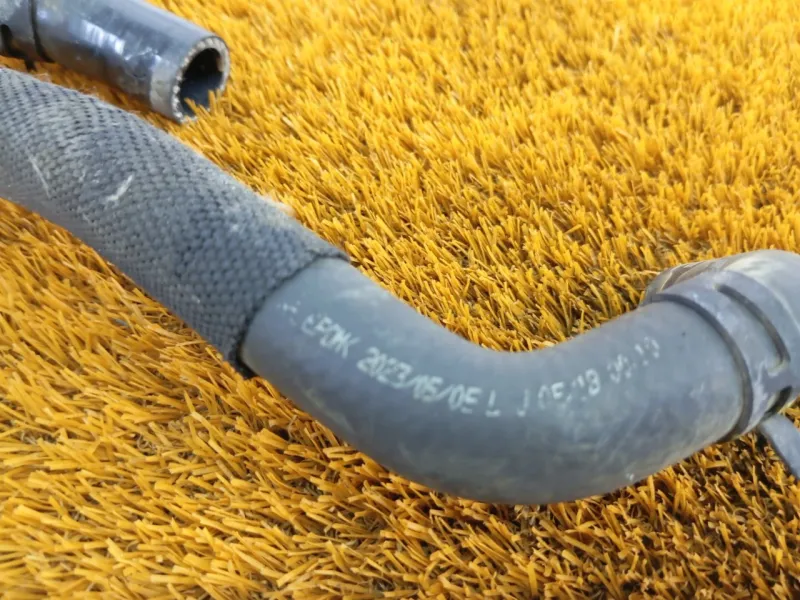 Патрубок отопителя