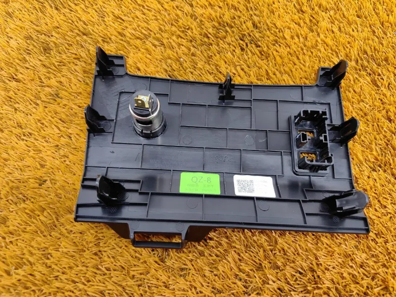 Накладка центральной консоли