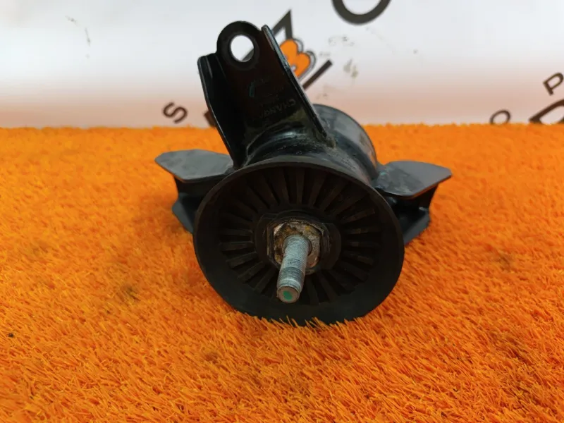 Подушка двигателя