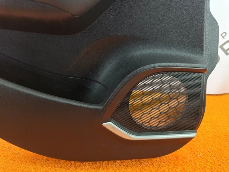 Обшивка двери