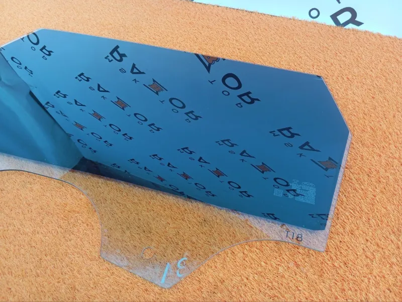 Стекло двери