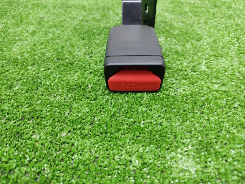 Ответная часть ремня безопасности