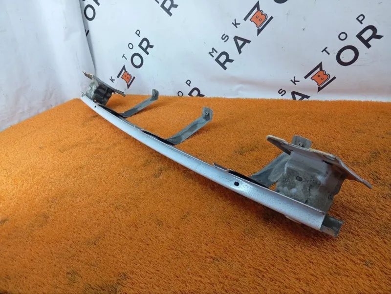 Усилитель бампера