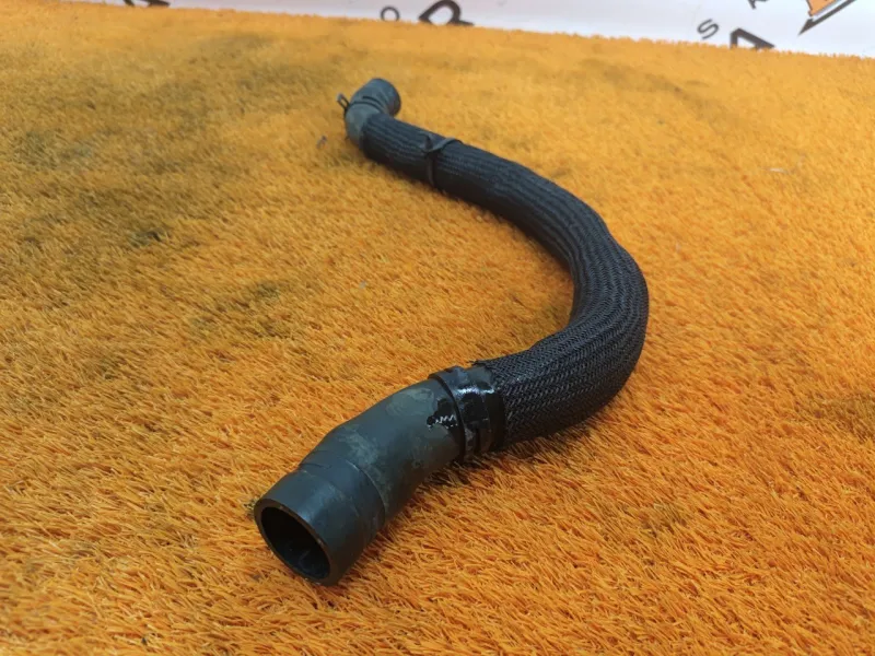 Патрубок радиатора