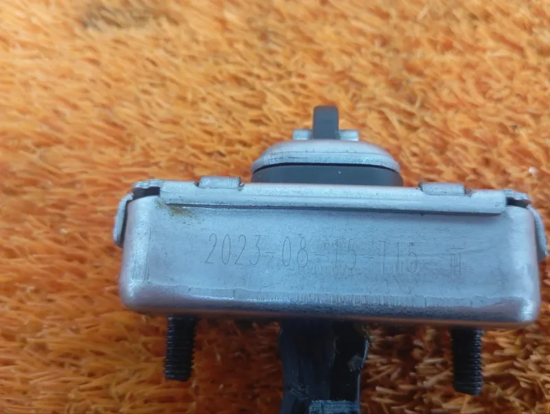 Ограничитель двери