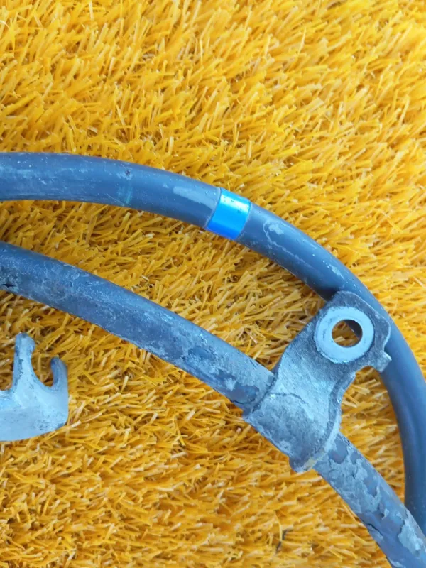 Трос стояночного тормоза