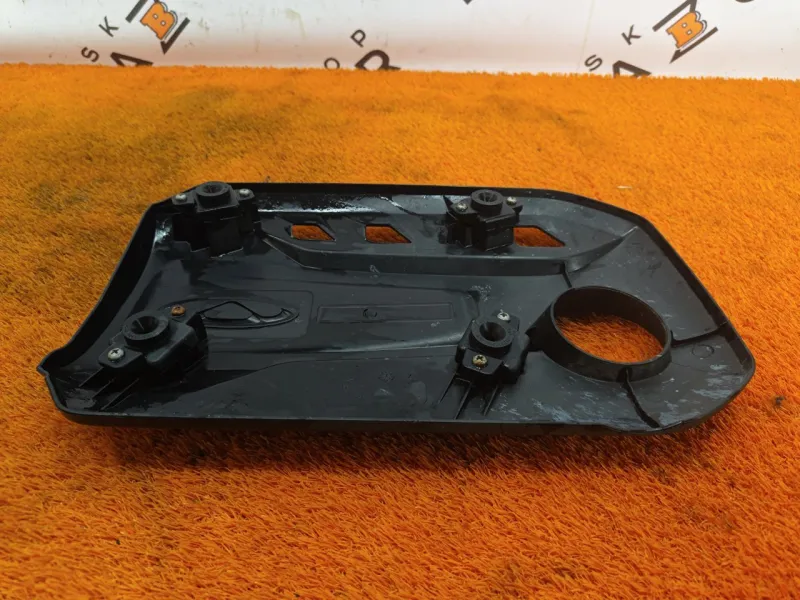 Декоративная крышка двигателя