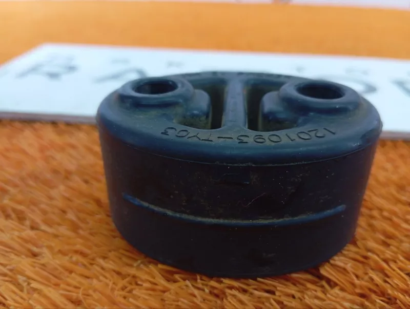 Крепление глушителя