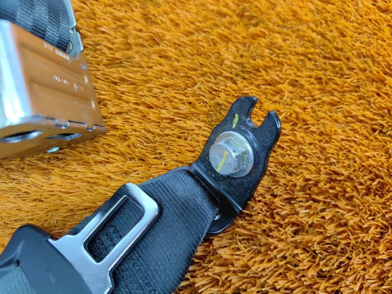 Ремень безопасности