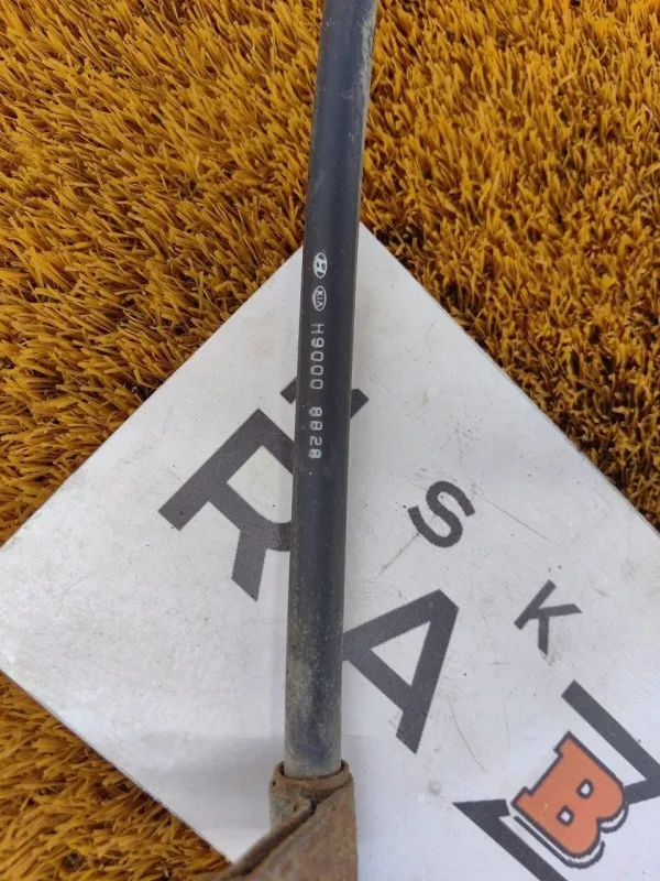 Трос стояночного тормоза