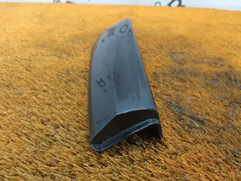 Молдинг на крыло