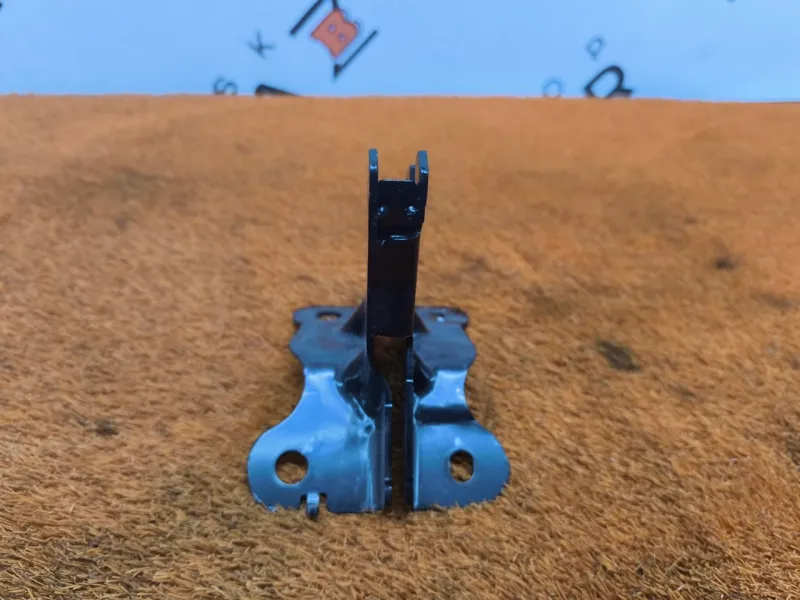 Крепление сиденья