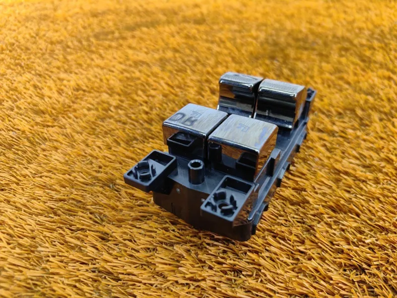 Кнопка регулировки сиденья