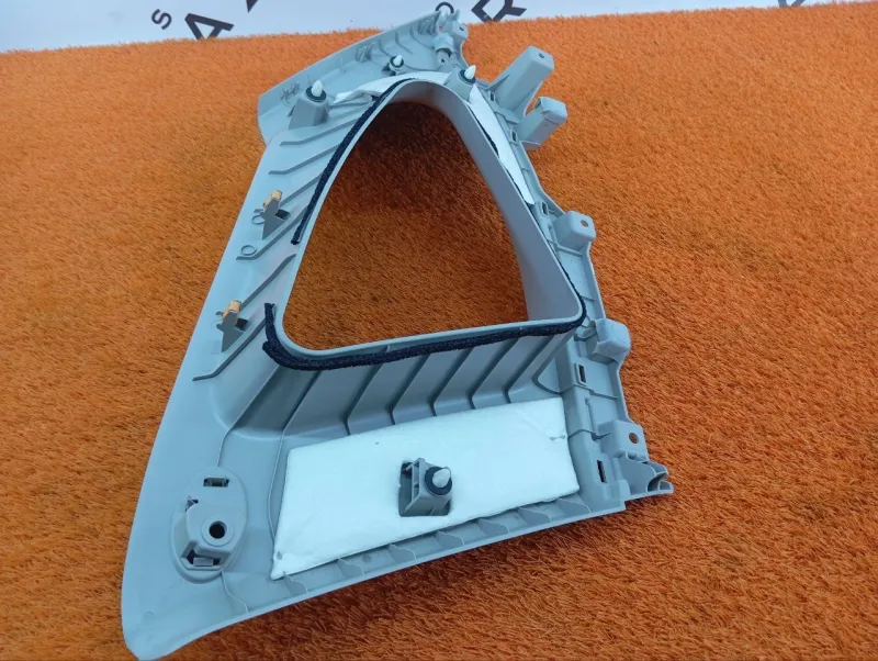 Накладка на стойку кузова