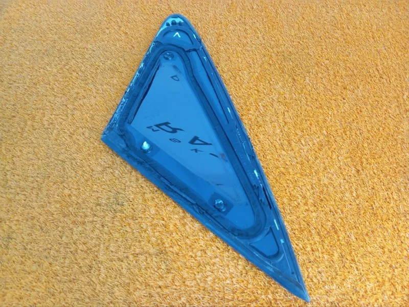 Форточка задняя