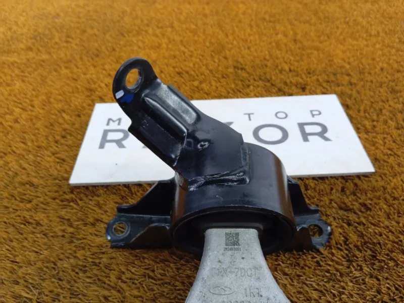 Подушка двигателя