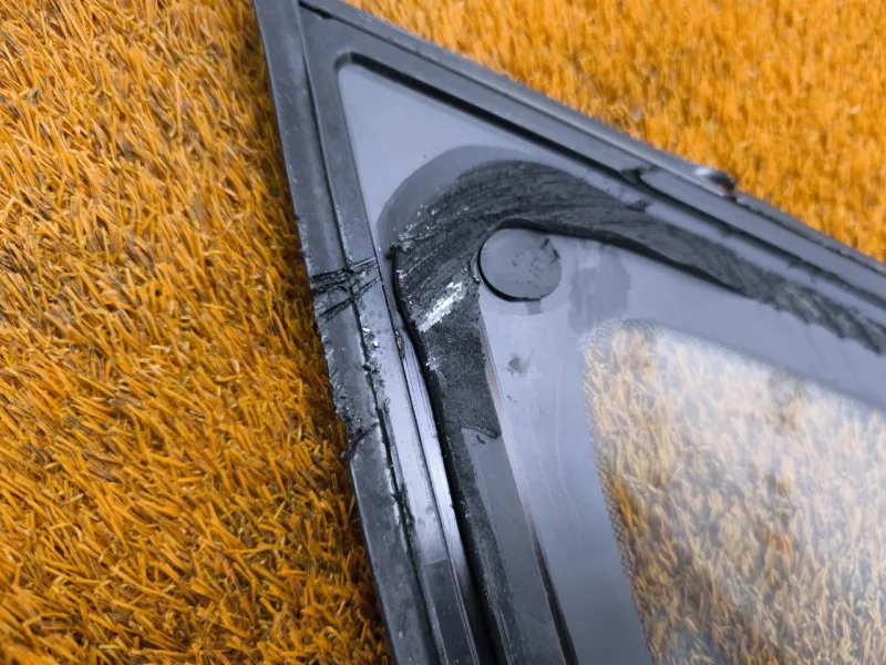 Форточка задняя