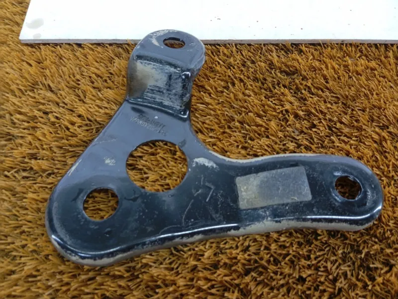 Крепление балки подвески