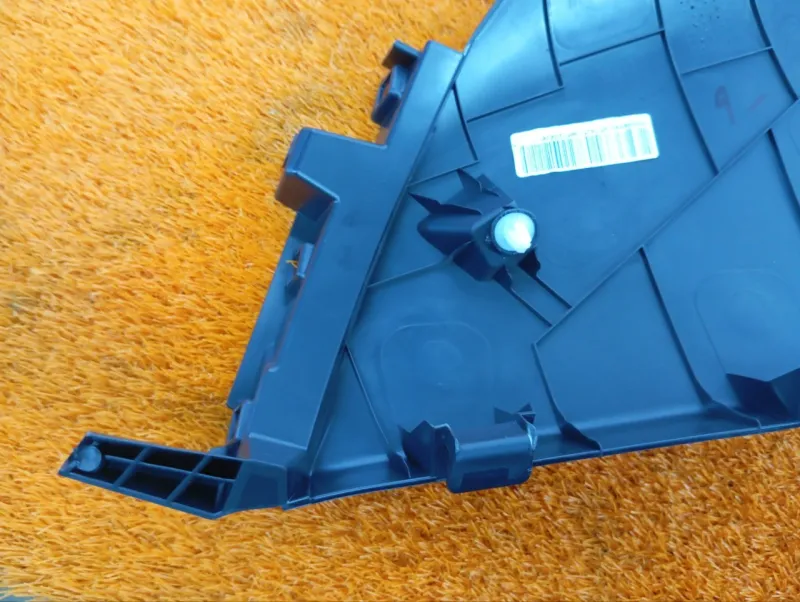 Накладка на стойку кузова