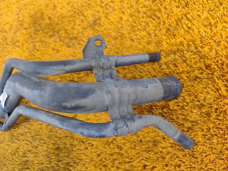 Горловина топливного бака