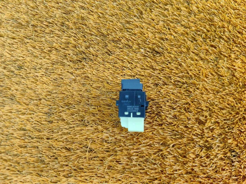 Кнопка обогрева сидений