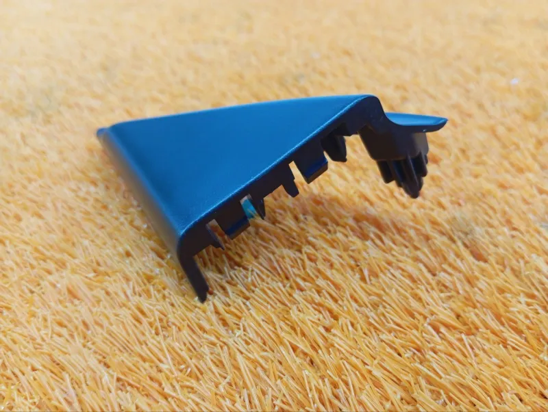 Уголок двери