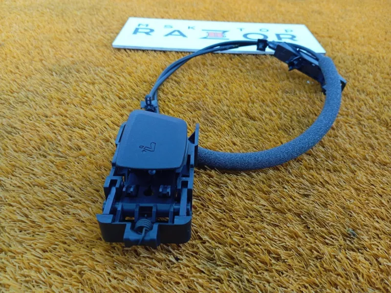 Ручка откидывания заднего сиденья BMW X3 2018 51477424731 G01 B47, левая