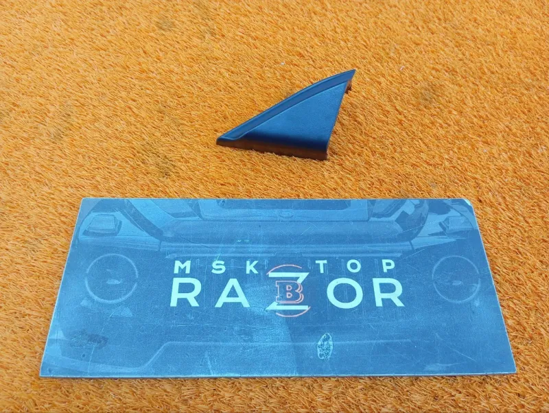 Уголок двери