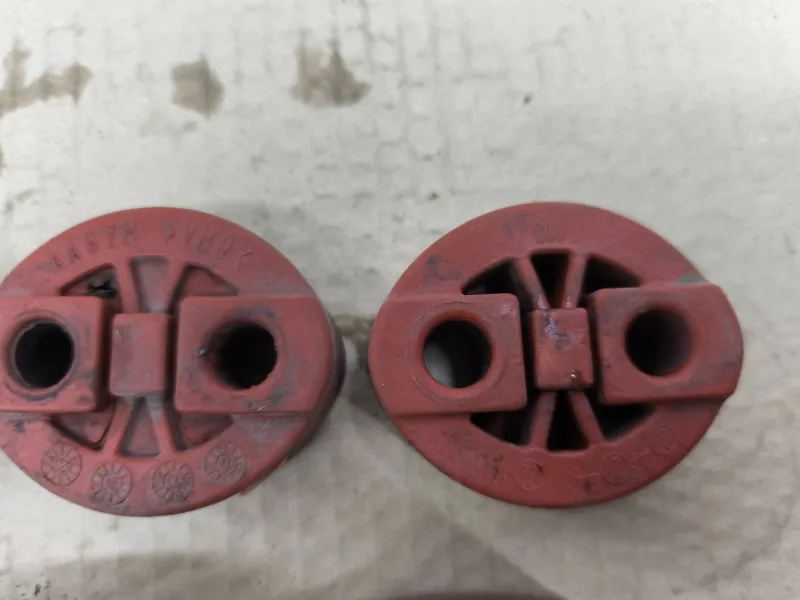 Крепление глушителя