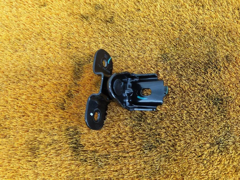 Крепление сиденья