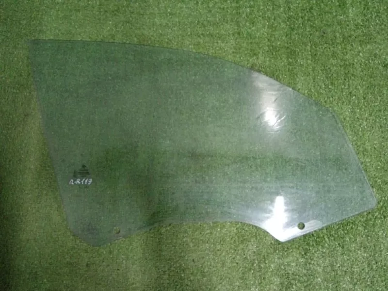 Стекло двери BMW 1-Series 2004 51337067792 E87, переднее правое