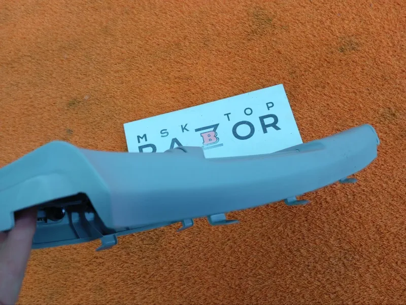 Обшивка центральной стойки