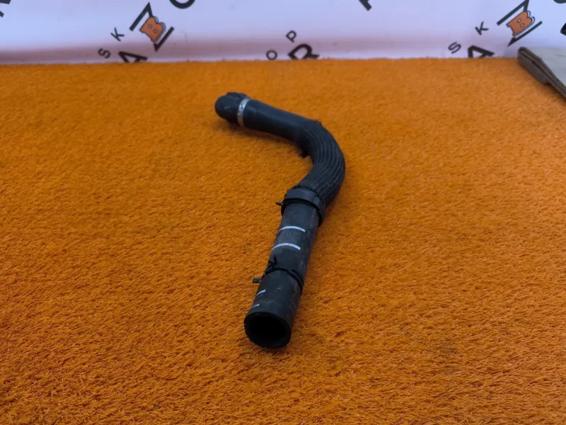 Патрубок радиатора