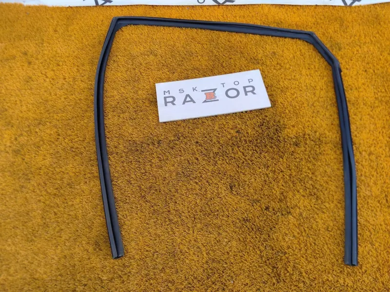 Уплотнитель стекла двери