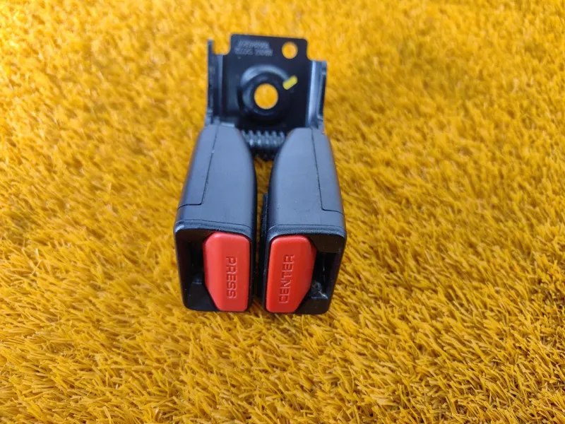 Ответная часть ремня безопасности