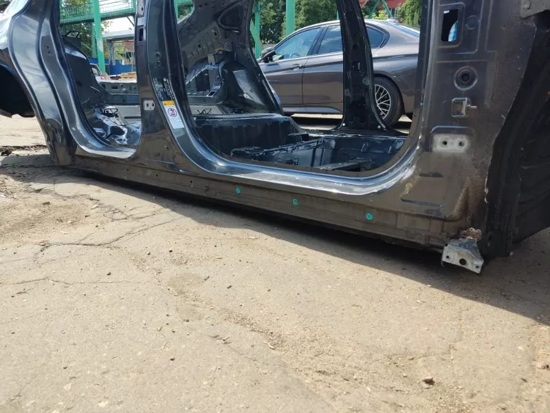 Порог с центральной стойкой