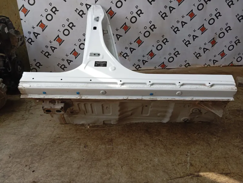 Порог с центральной стойкой