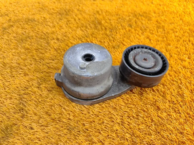 Натяжитель приводного ремня