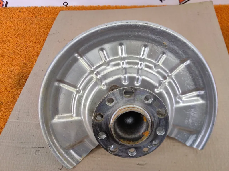 Кулак поворотный