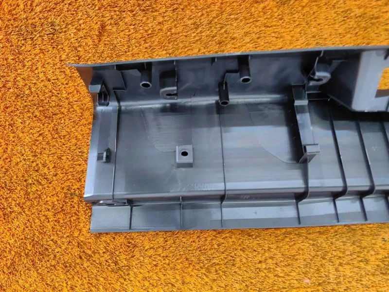 Накладка замка багажника