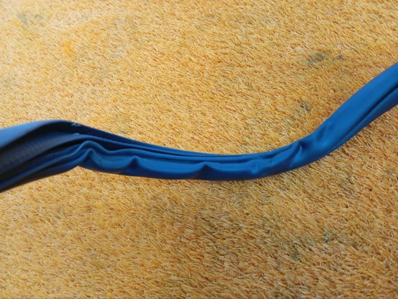 Уплотнитель проема двери