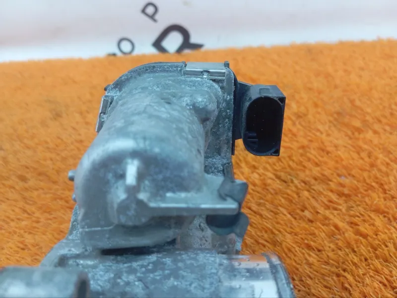 Дроссельная заслонка