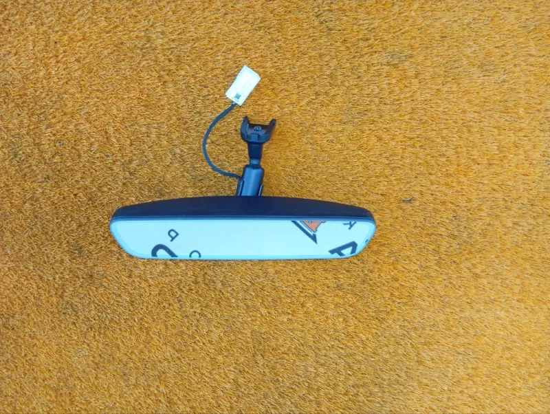 Зеркало заднего вида