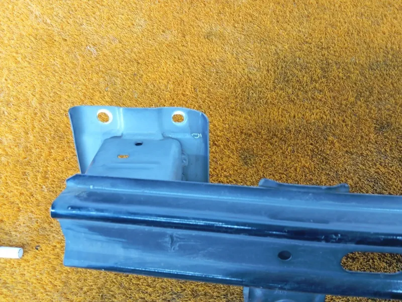 Усилитель бампера