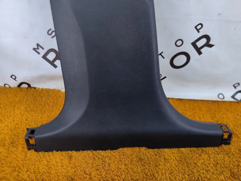 Обшивка центральной стойки