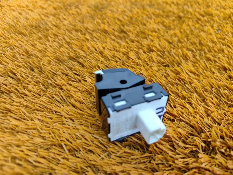 Кнопка стеклоподъемника