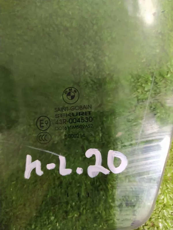 Стекло двери BMW X5 2007 51337137013 E70, переднее левое