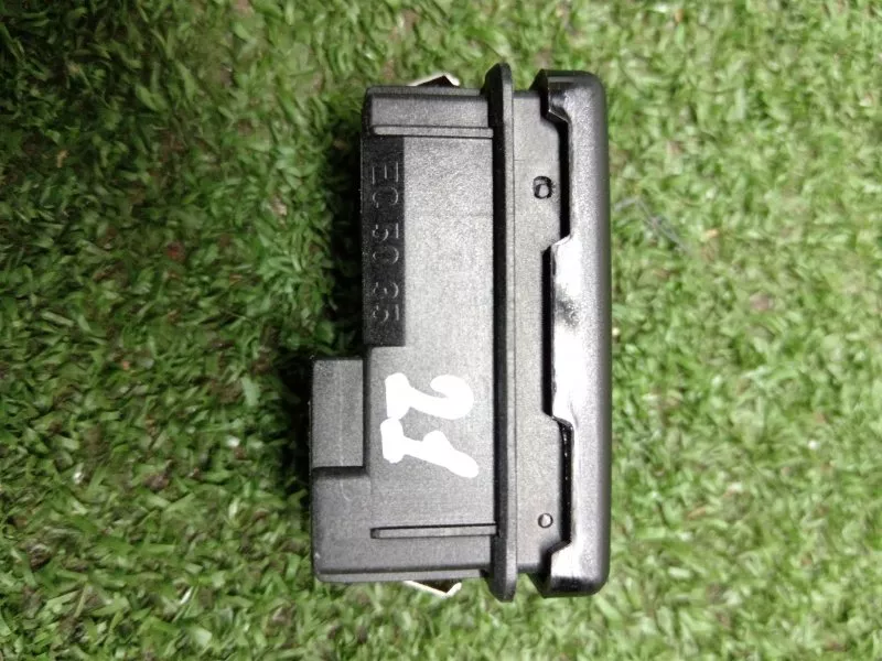 Кнопка открывания багажника BMW X6 2010 8375580 E71