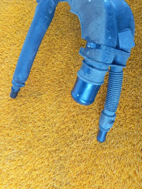 Горловина топливного бака